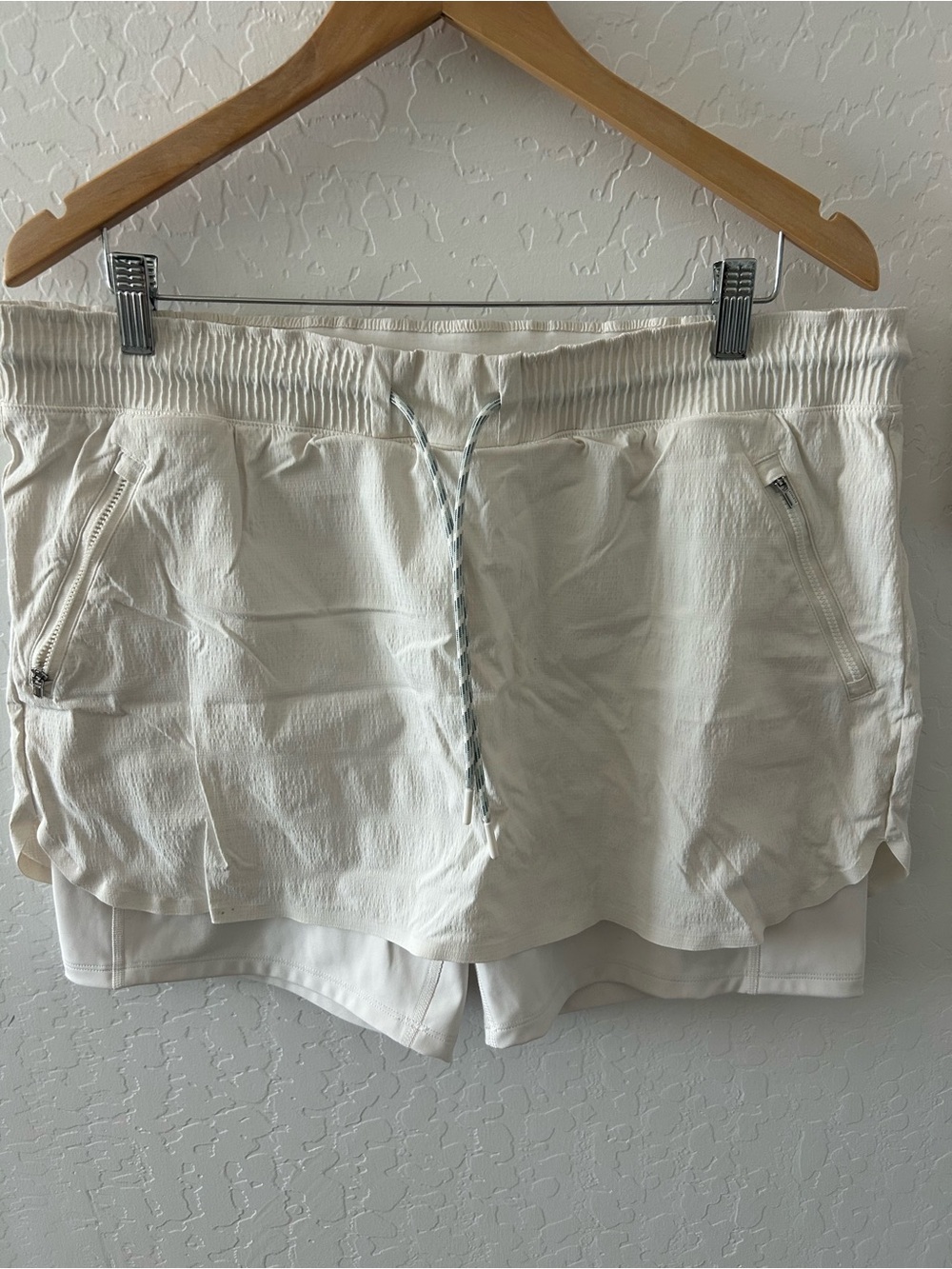 Athleta Trekkie skort 16